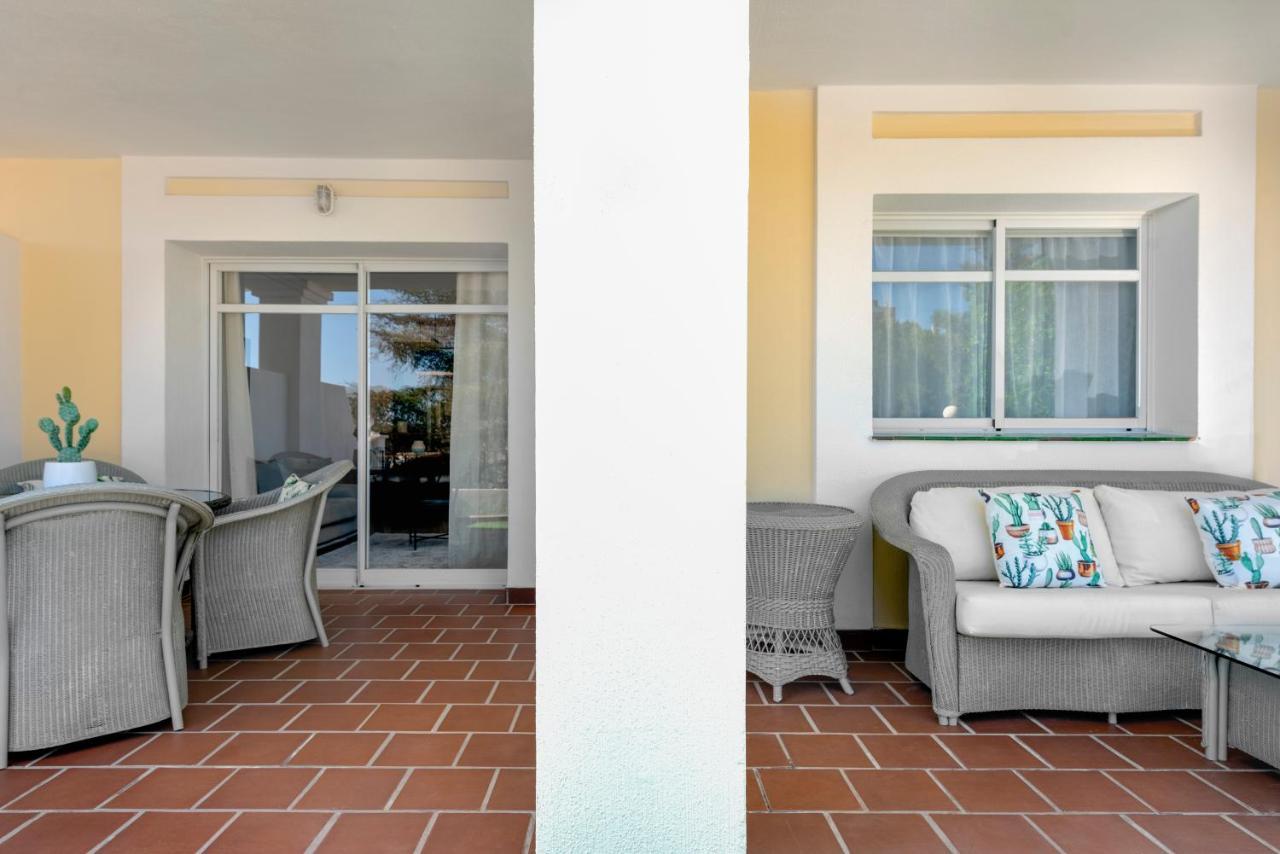 Bright 2 Bedroom Apartment With Parking Space And Swimming Pools In Aloha Gardens Marbella Dış mekan fotoğraf