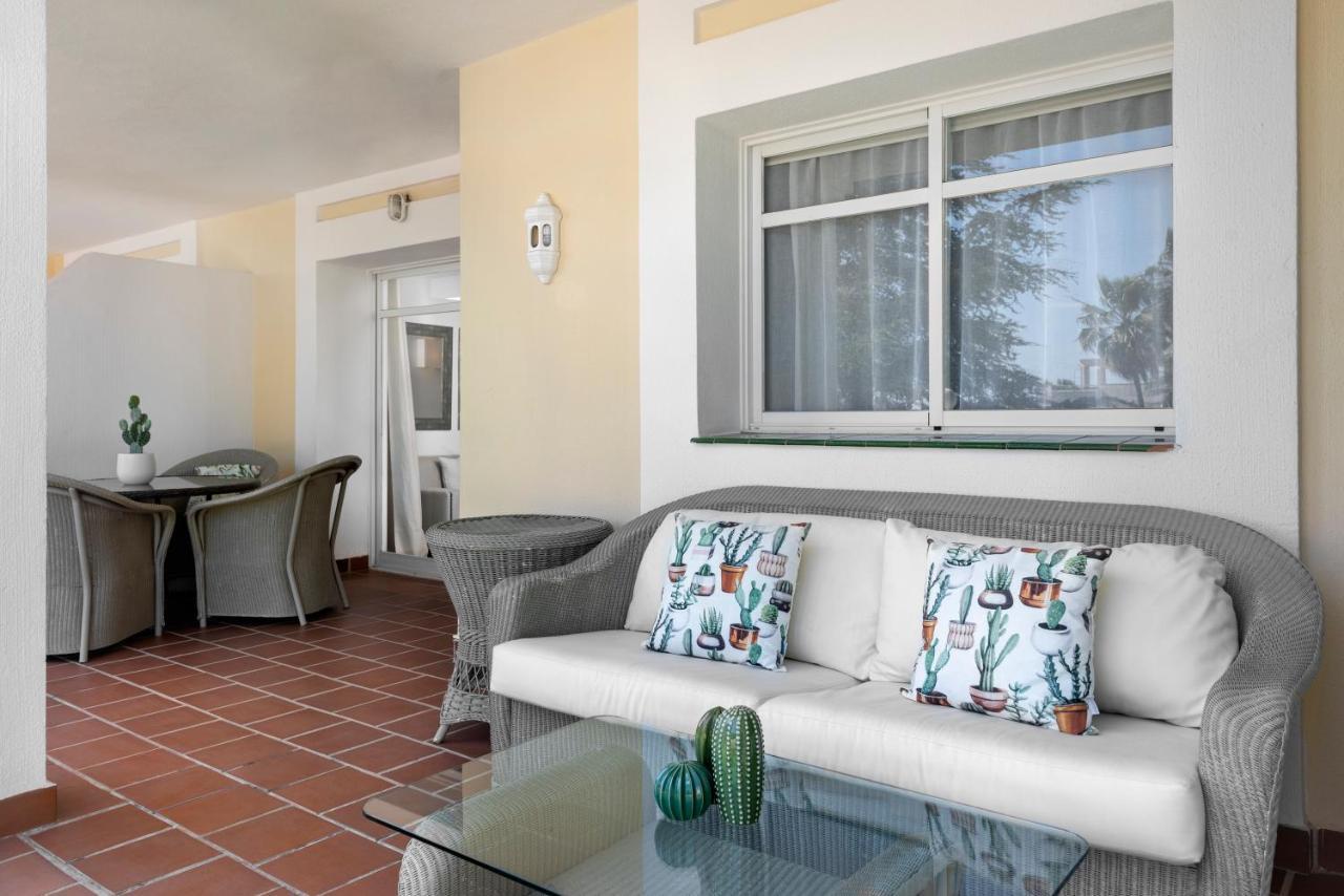 Bright 2 Bedroom Apartment With Parking Space And Swimming Pools In Aloha Gardens Marbella Dış mekan fotoğraf
