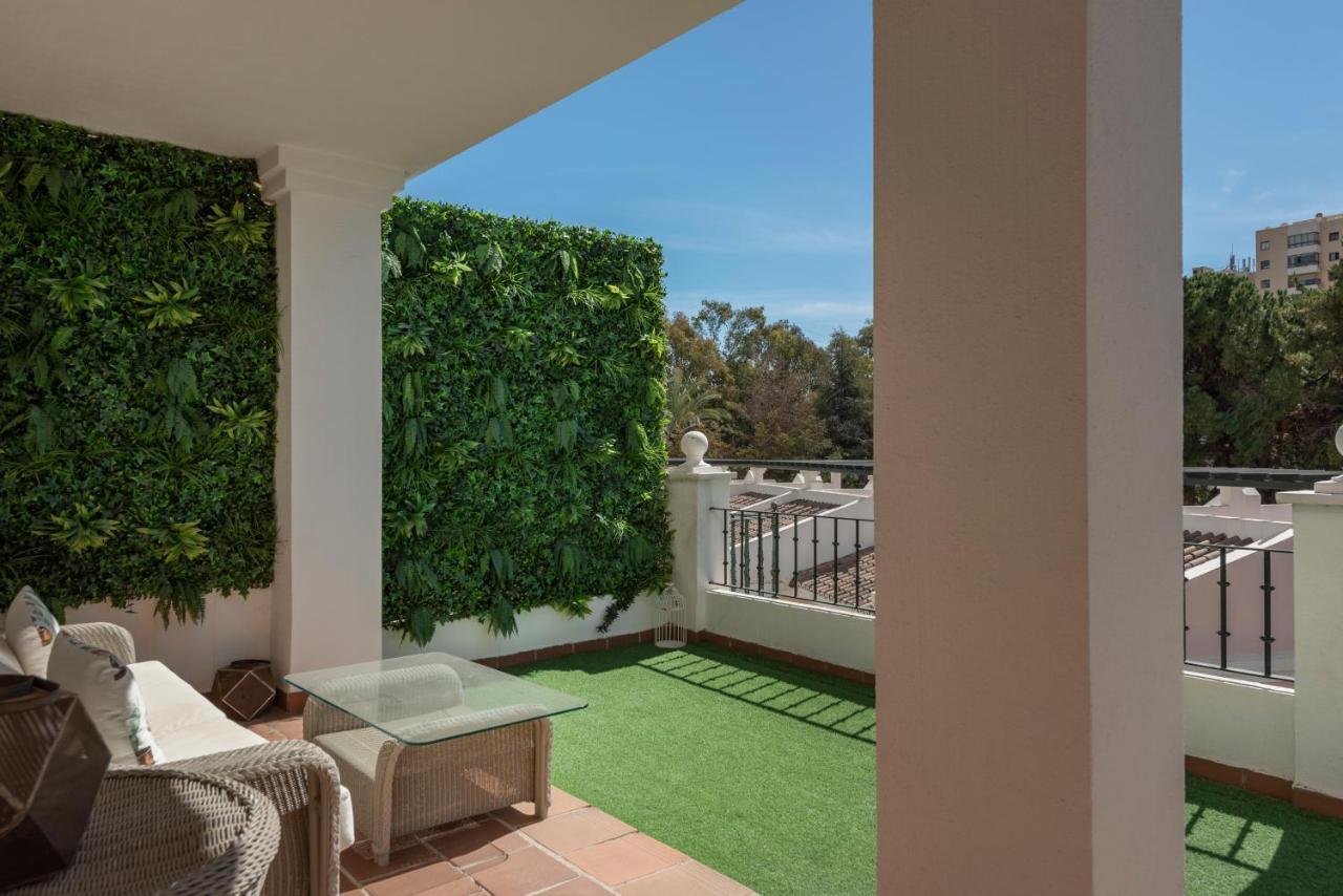 Bright 2 Bedroom Apartment With Parking Space And Swimming Pools In Aloha Gardens Marbella Dış mekan fotoğraf
