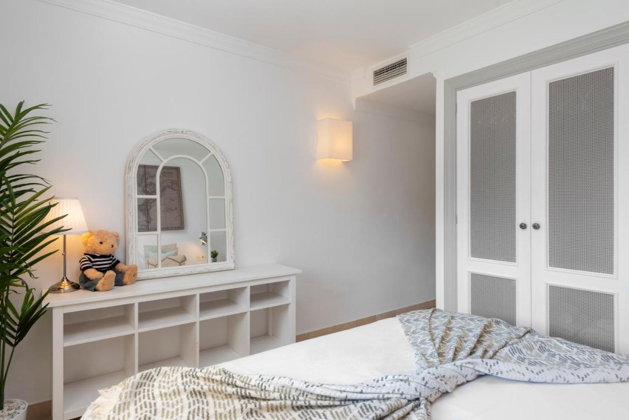 Bright 2 Bedroom Apartment With Parking Space And Swimming Pools In Aloha Gardens Marbella Dış mekan fotoğraf